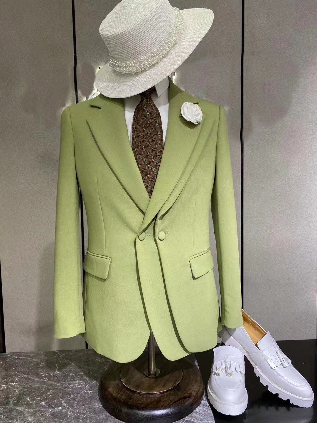 تخصيص أحدث تصميم موضة الأخضر ب - مراجعة Mens Fashion Trajes وسعره